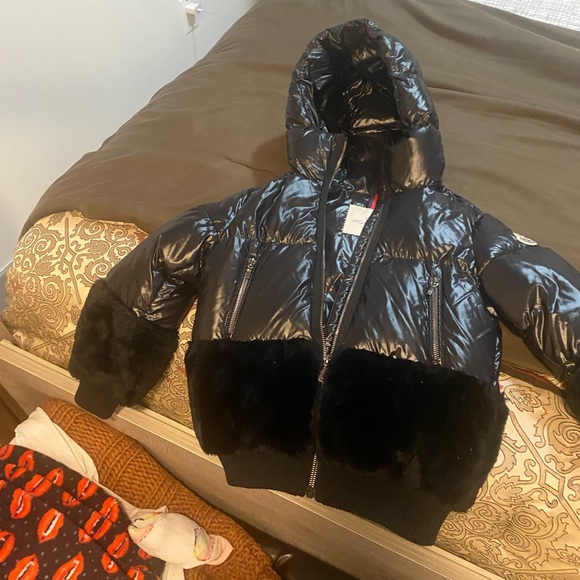 Kids girls Moncler Goose 💯% Authentic - Picture 3 of 4